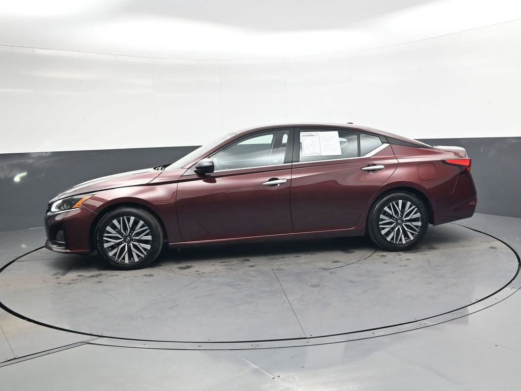 Used 2024 Nissan Altima 2.5 SV image 8