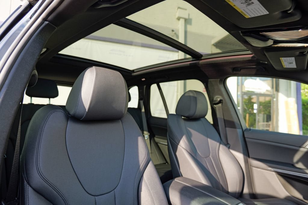 Used 2021 BMW X5 xDrive40i w/ Convenience Package AWD/4WD image 39