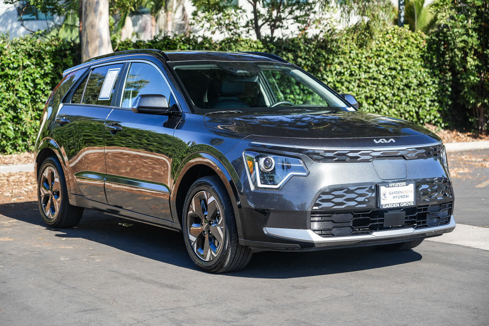 Used 2023 Kia Niro Wind w/ Wind Preserve Package FWD image 5