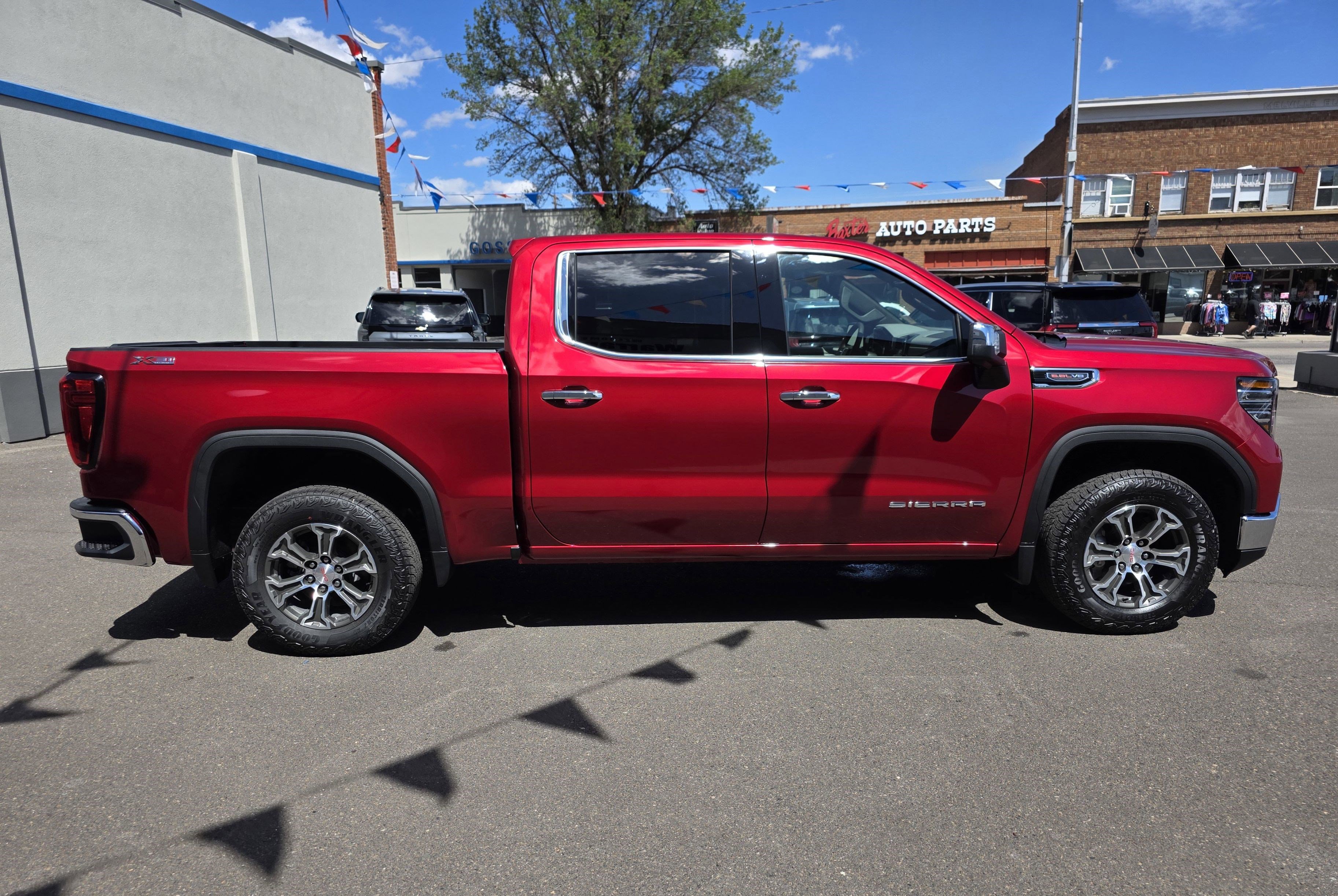 New 2026 GMC Sierra 1500 SLT w/ SLT Convenience Package image 10