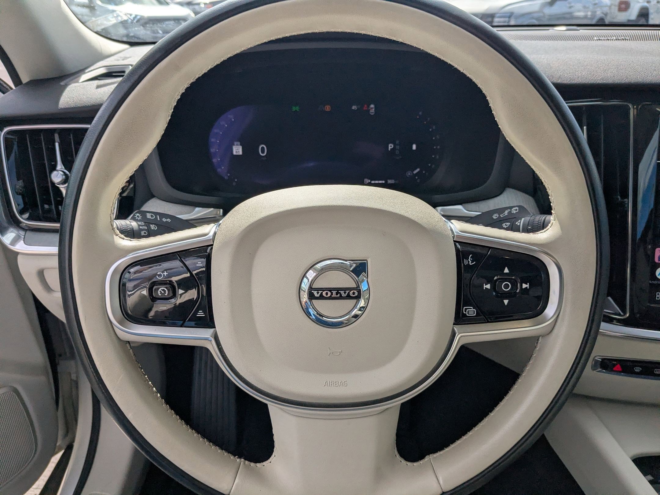 Used 2025 Volvo V60 B5 Cross Country Plus image 18