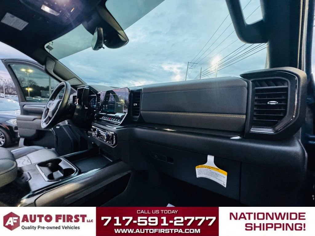 Used 2024 Chevrolet Silverado 2500 ZR2 w/ Technology Package image 28