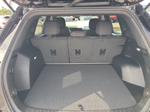 Used 2026 Chevrolet Equinox LT FWD image 5