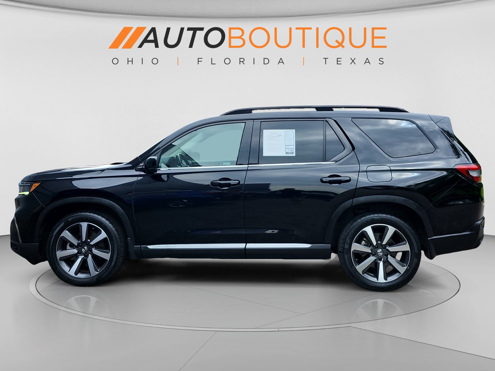 Used 2023 Honda Pilot Elite image 2