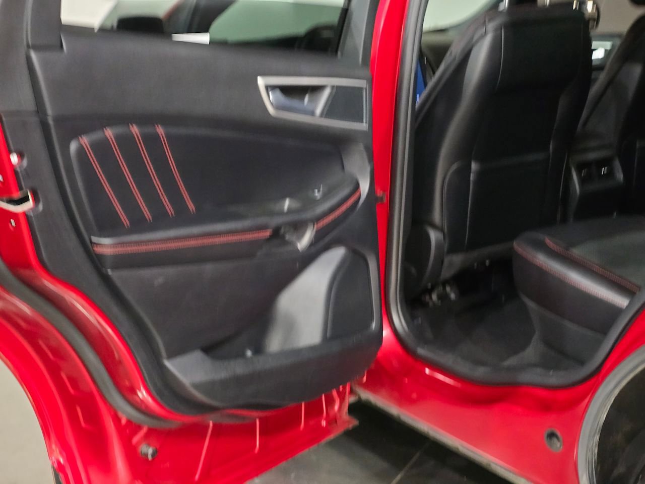 Used 2023 Ford Edge ST-Line image 34