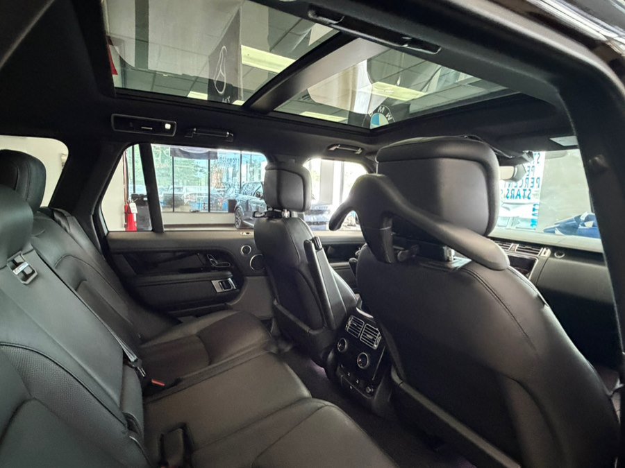 Used 2018 Land Rover Range Rover HSE AWD/4WD image 32