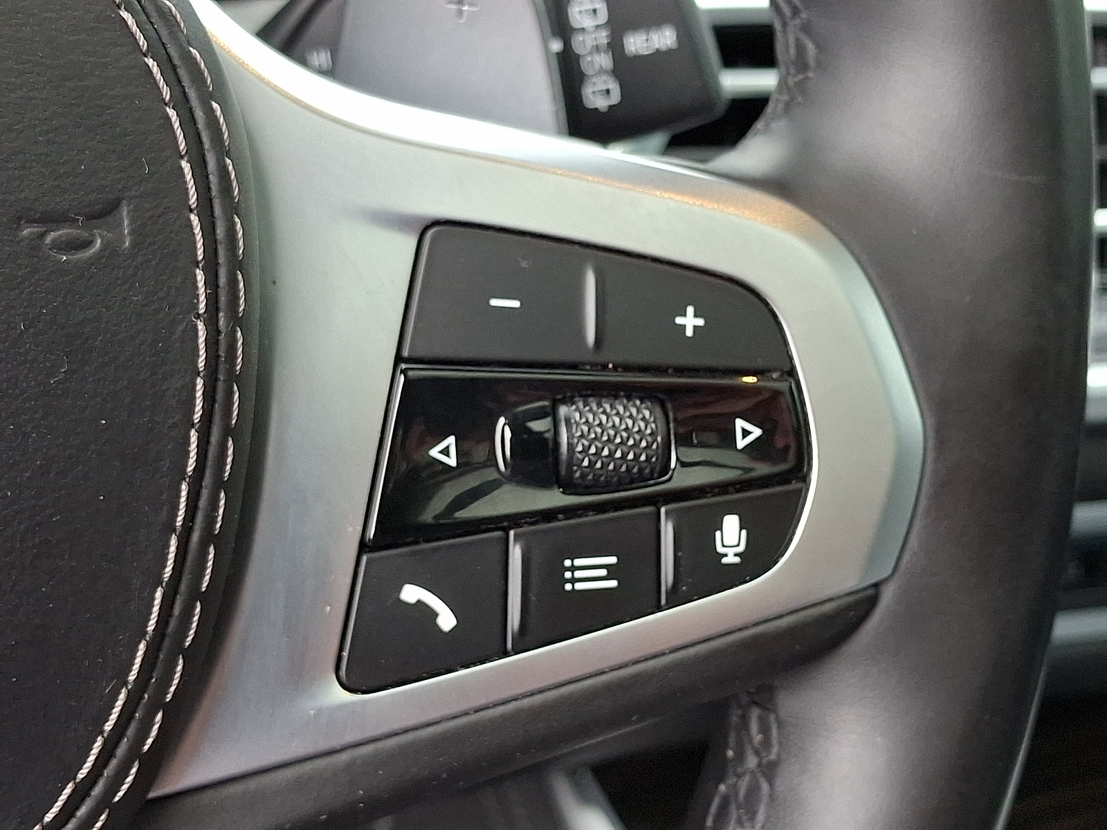 Used 2019 BMW X5 xDrive40i w/ M Sport Package AWD/4WD image 24