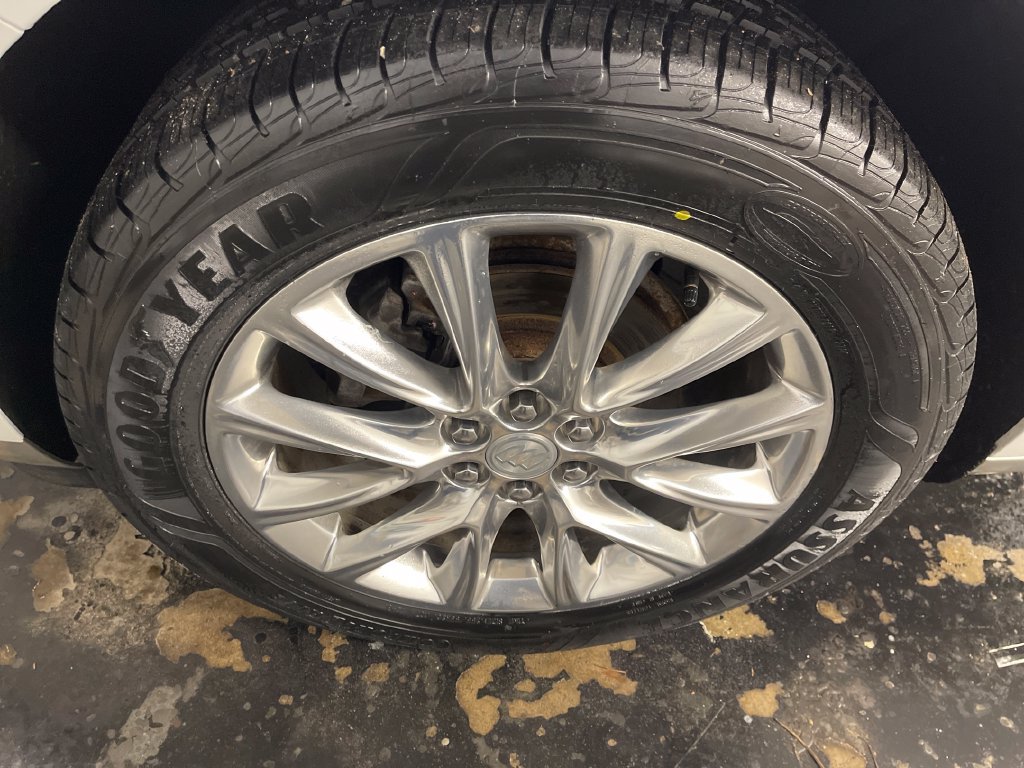 Used 2021 Buick Enclave Essence w/ Sound and Sites Package AWD/4WD image 11