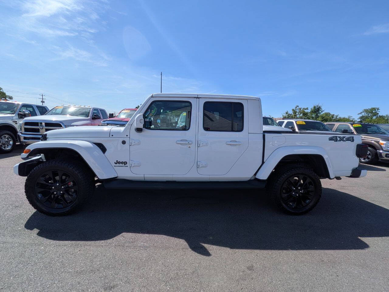 Used 2022 Jeep Gladiator High Altitude AWD/4WD image 2