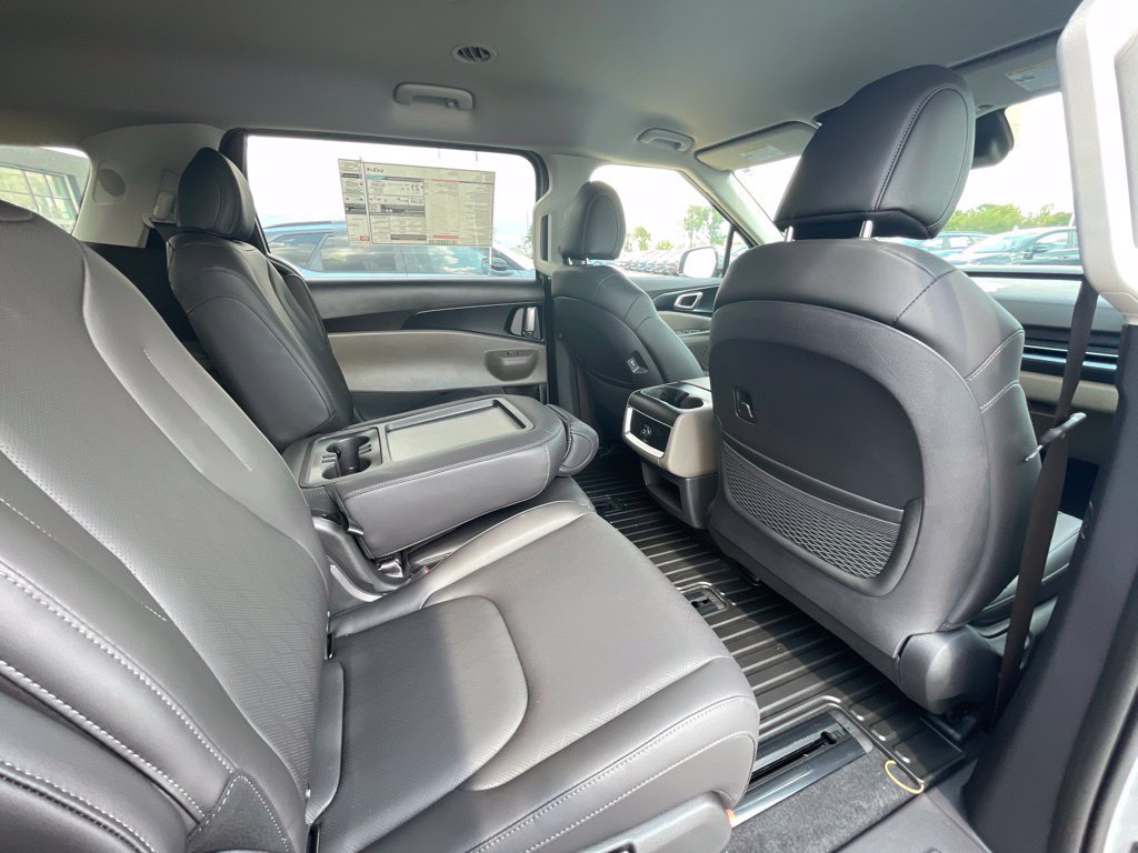 New 2027 Kia Carnival FWD image 26