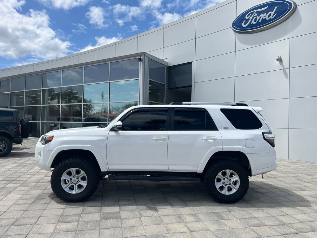 Used 2019 Toyota 4Runner SR5 Premium image 3