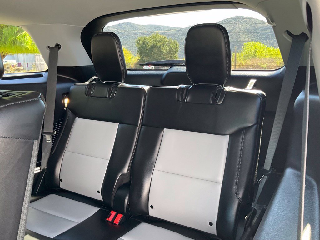 Used 2023 Ford Explorer XLT w/ Equipment Group 202A RWD image 23