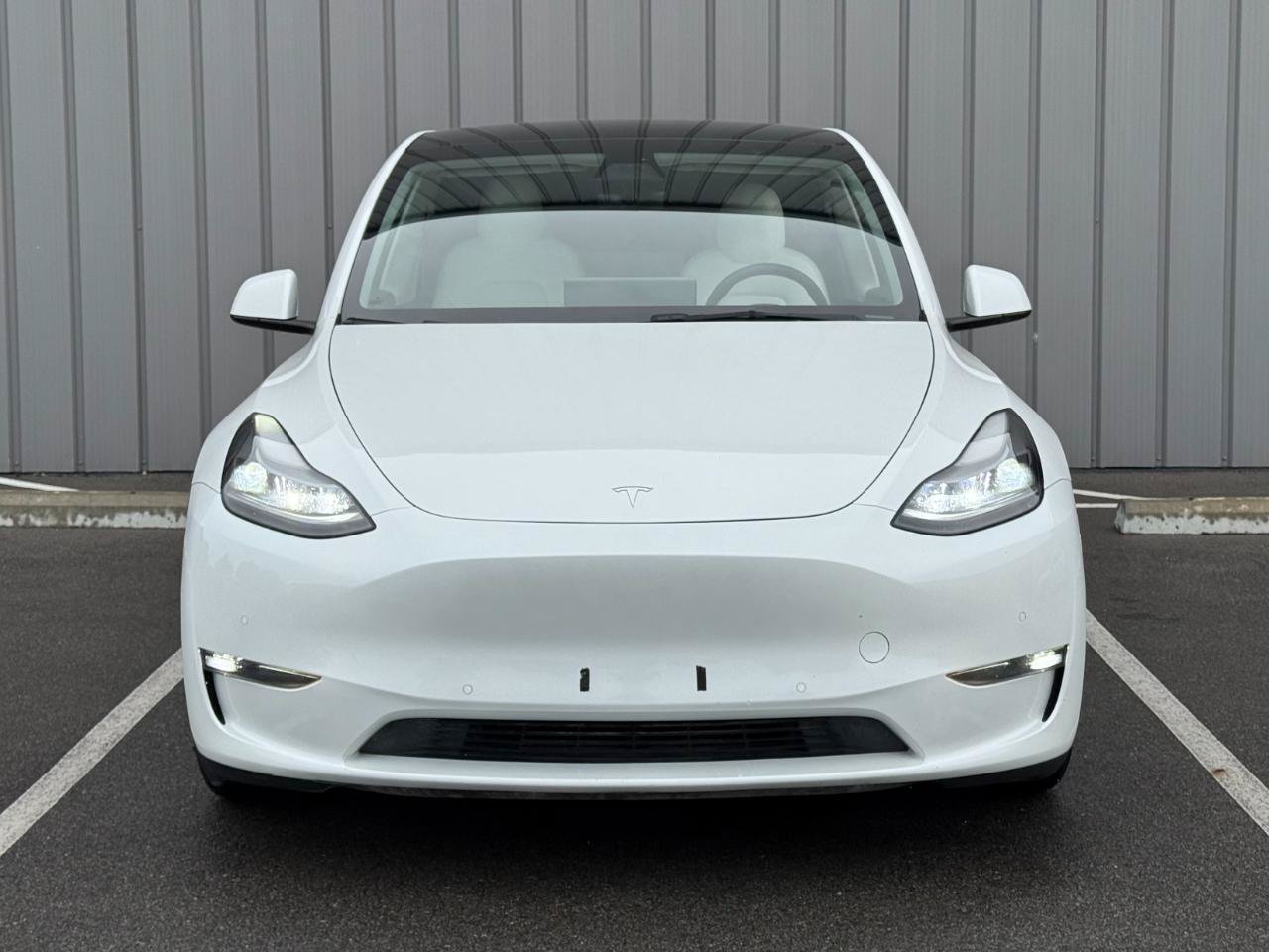 Used 2022 Tesla Model Y Performance AWD/4WD image 2