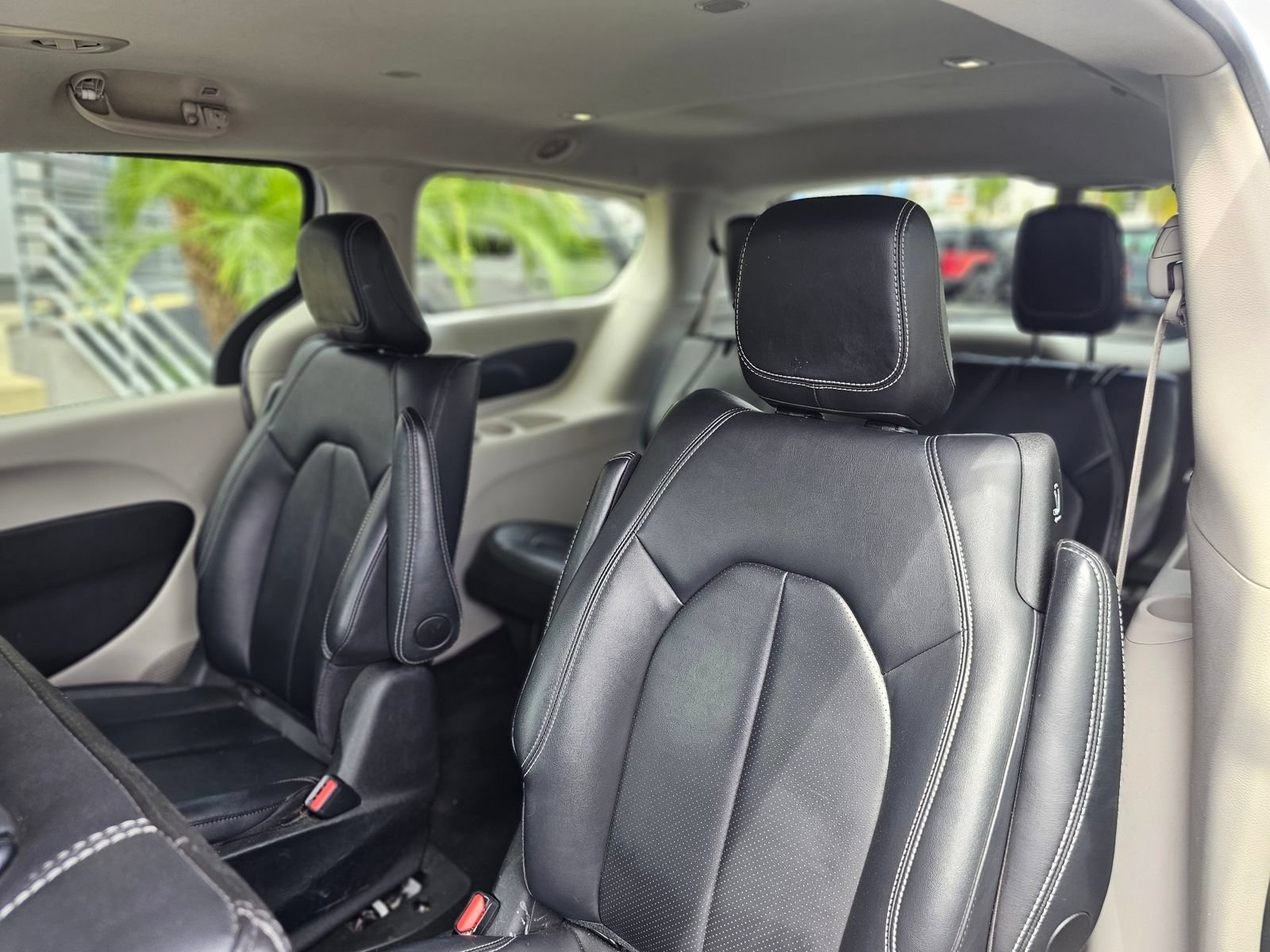 Used 2024 Chrysler Pacifica Limited FWD image 26
