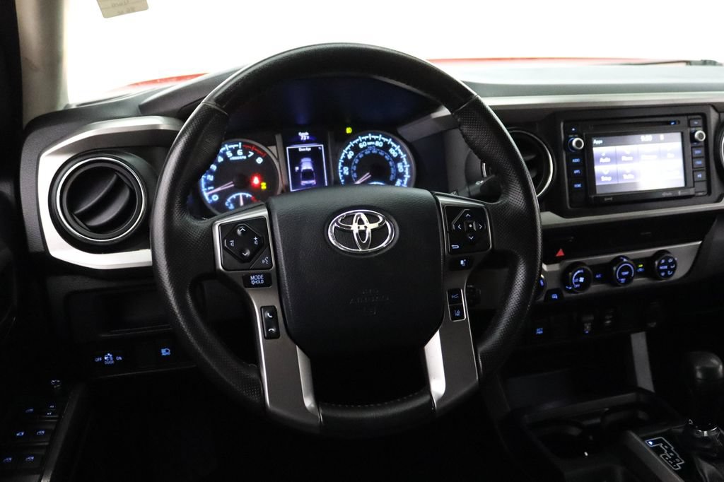 Used 2019 Toyota Tacoma SR5 AWD/4WD image 15