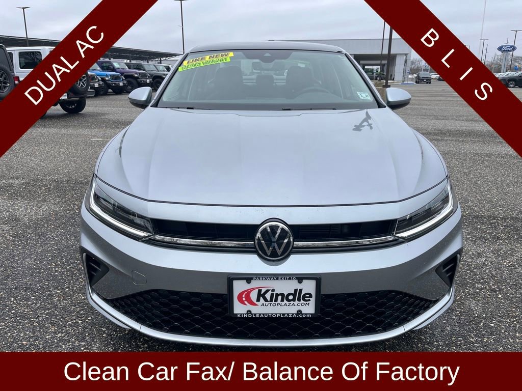 Used 2026 Volkswagen Jetta SE image 3