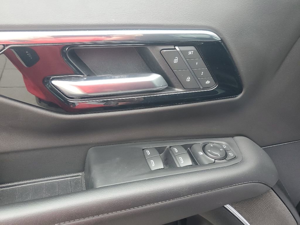Used 2025 Chevrolet Suburban LT AWD/4WD image 21