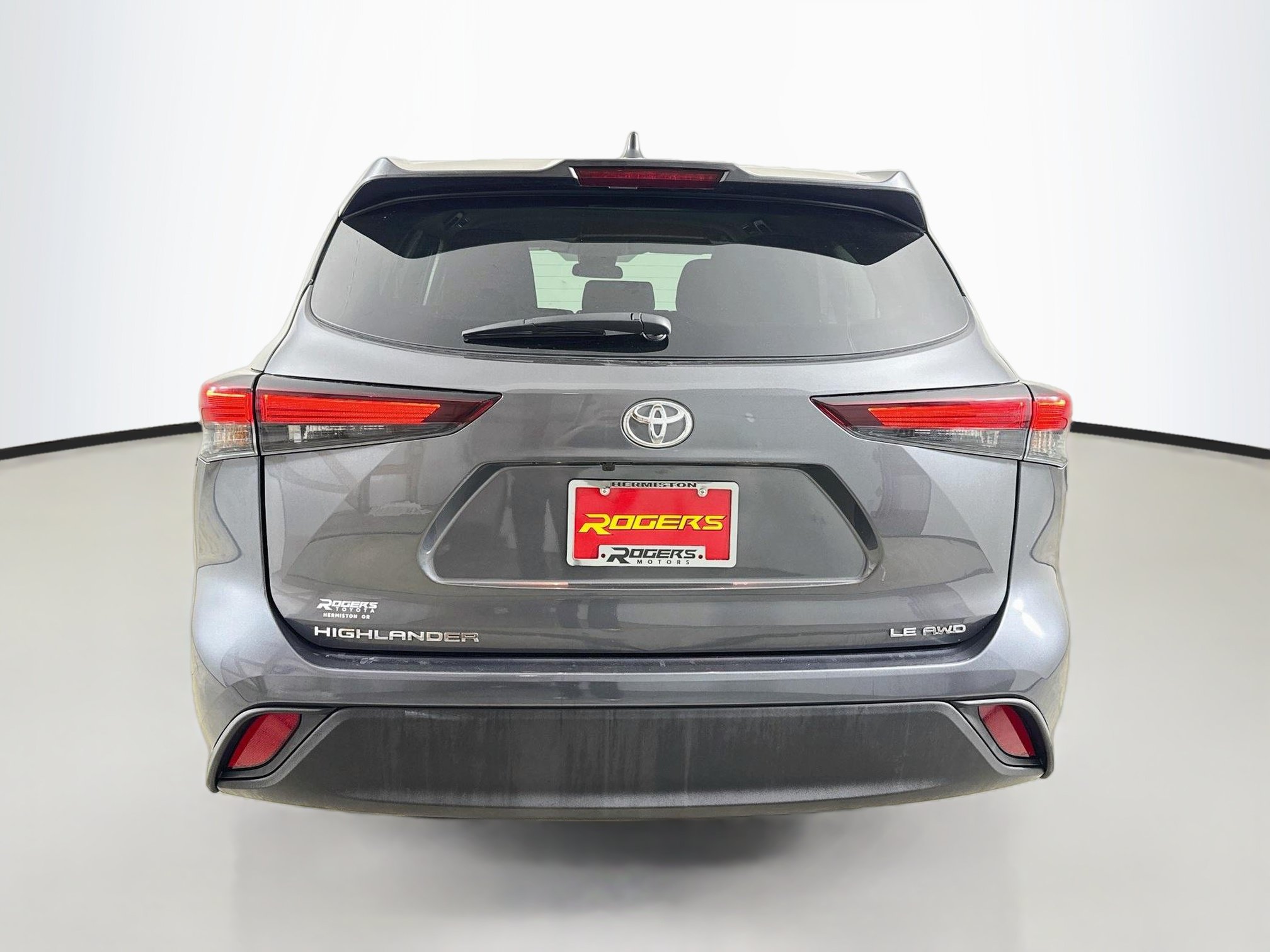 Used 2025 Toyota Highlander LE AWD/4WD image 7