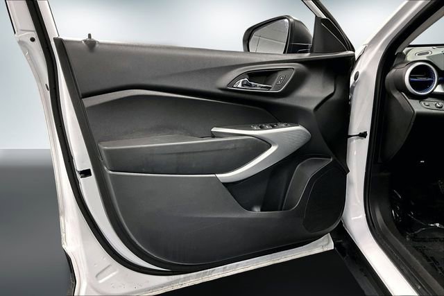 Used 2025 Chevrolet Trax LS image 19