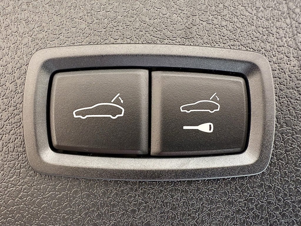 New 2026 Porsche Macan image 26