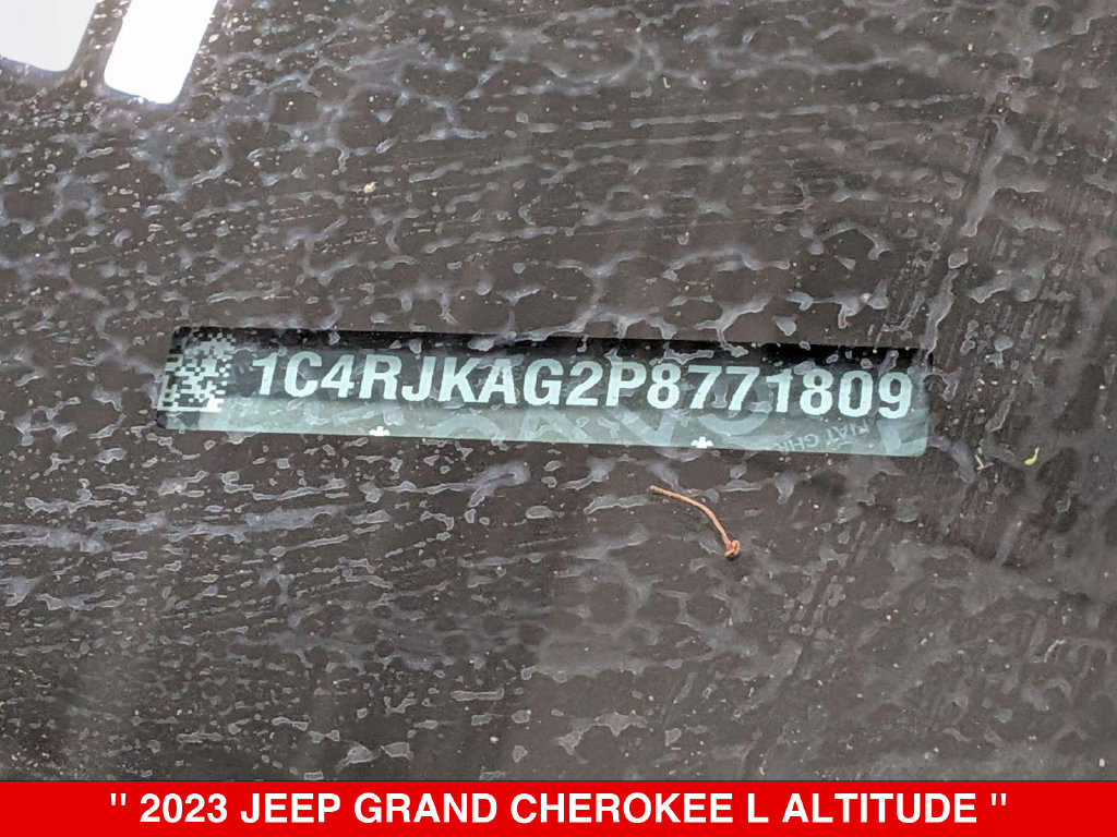 Used 2023 Jeep Grand Cherokee L Laredo AWD/4WD image 38