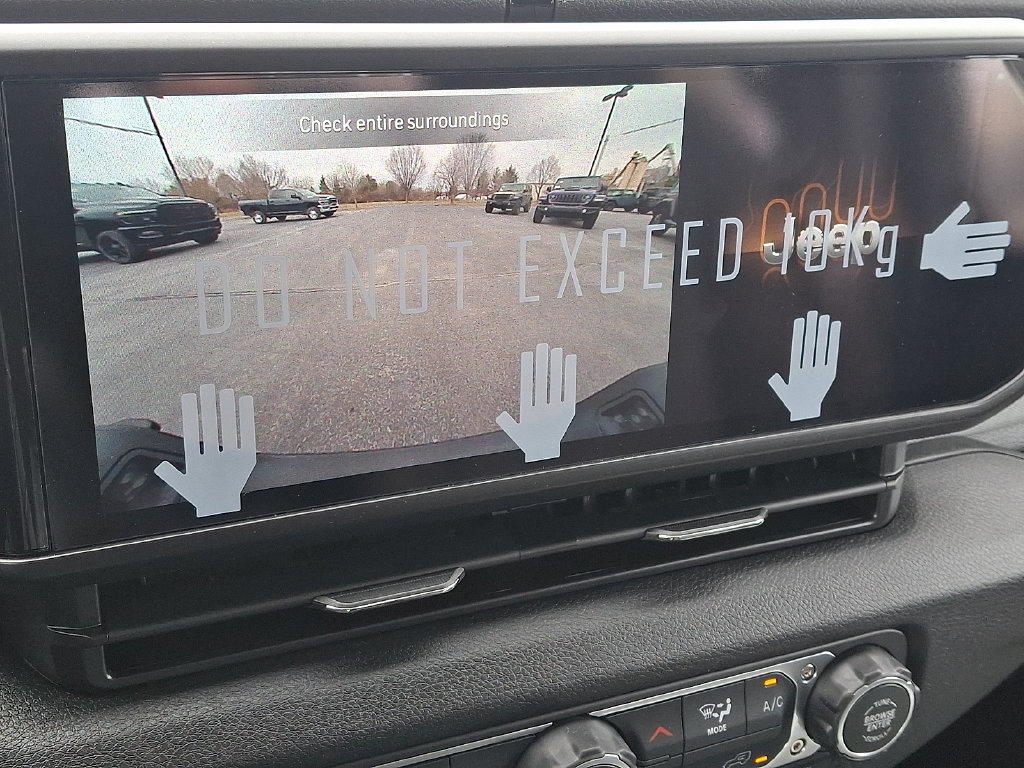 New 2026 Jeep Gladiator Sport AWD/4WD image 14
