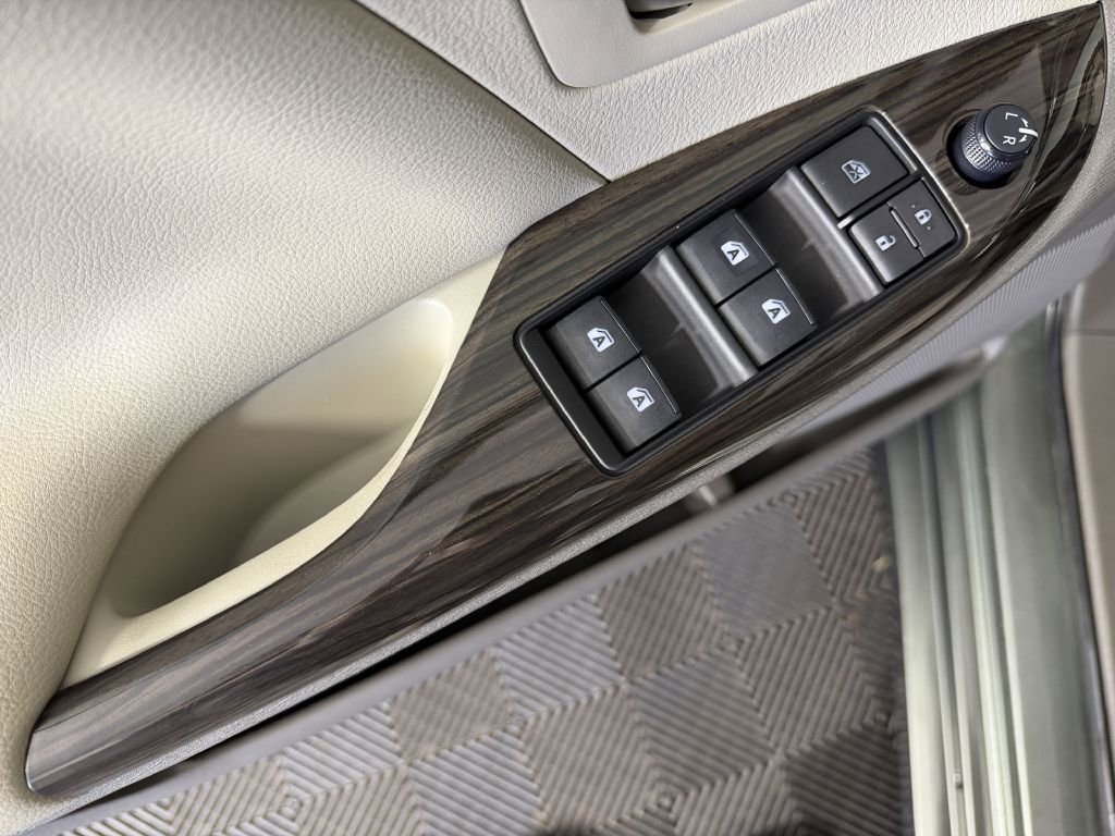 Used 2018 Toyota Sienna XLE Premium w/ Protection Package AWD/4WD image 41