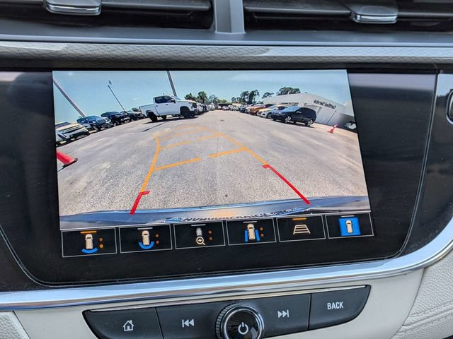 Certified 2022 Buick Encore GX Essence w/ Advanced Technology Package FWD image 19