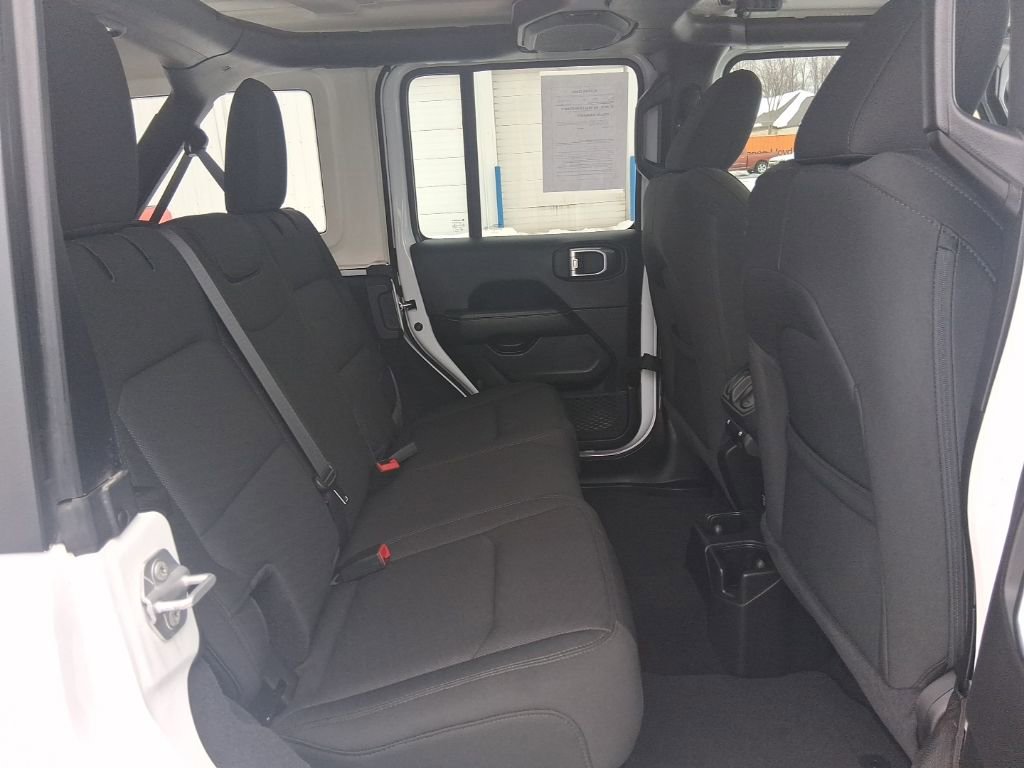 Used 2023 Jeep Wrangler Sahara w/ Cold Weather Group image 17
