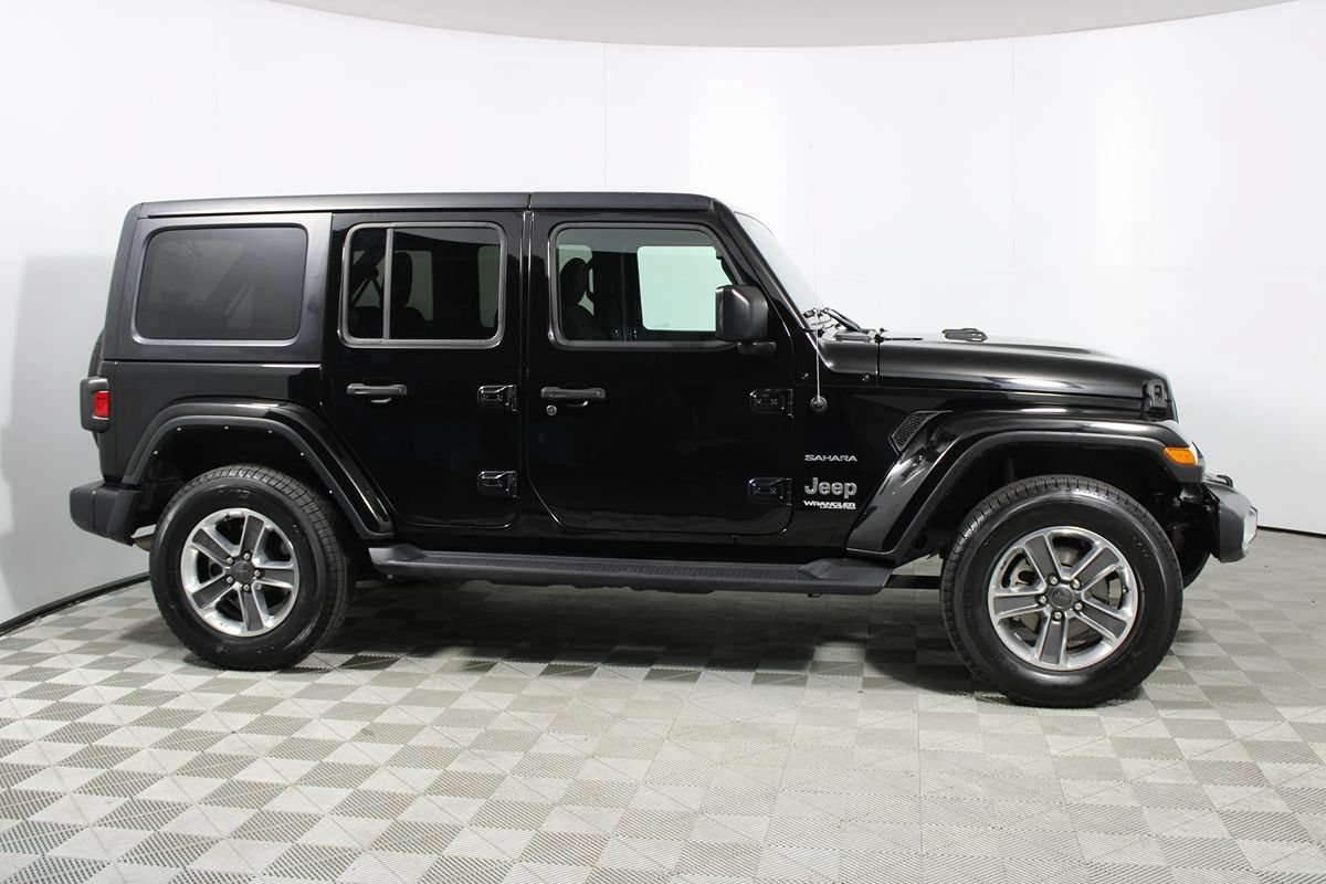 Used 2022 Jeep Wrangler Unlimited Sahara AWD/4WD image 26