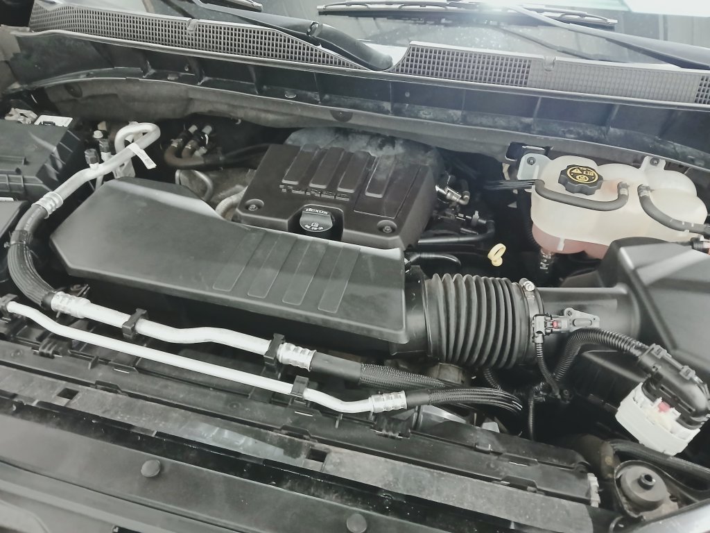 Used 2023 Chevrolet Silverado 1500 LT AWD/4WD image 31