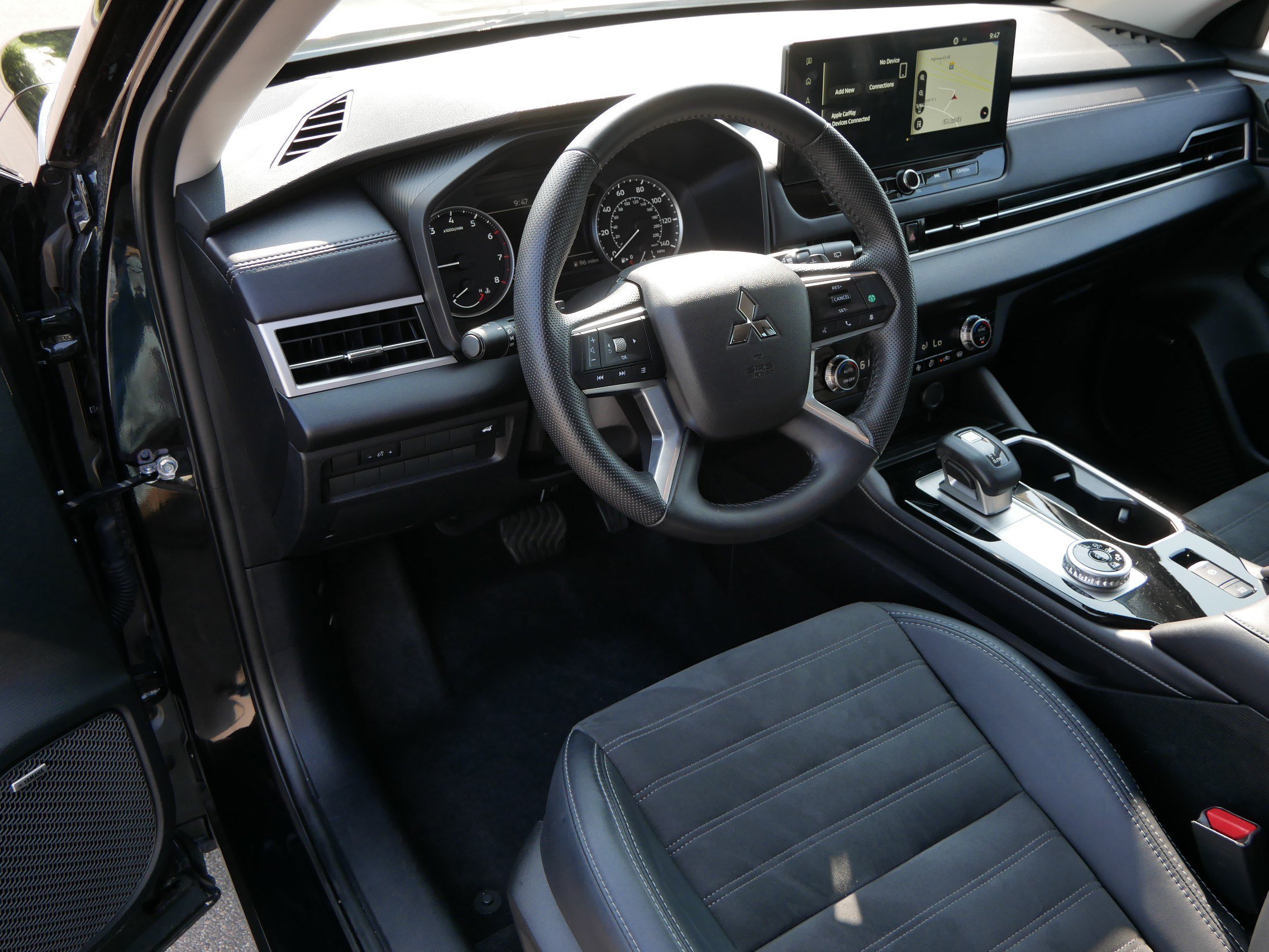 Used 2025 Mitsubishi Outlander SE AWD/4WD image 19