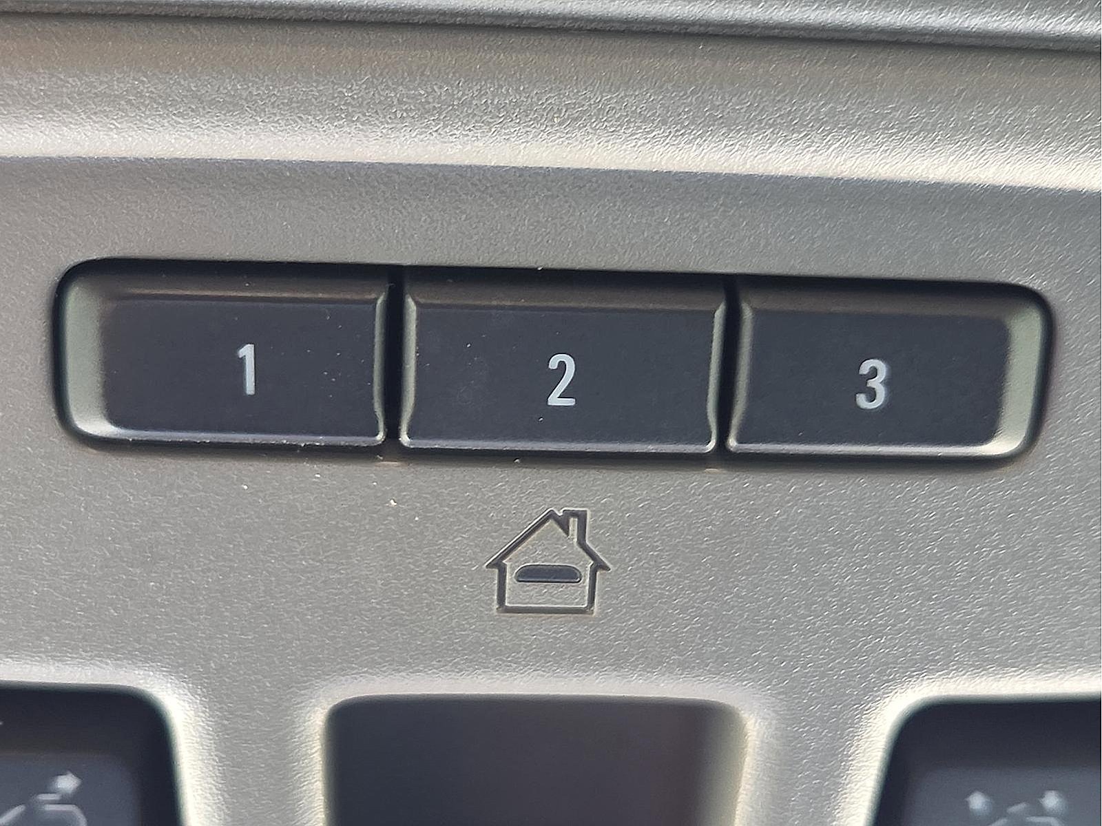 Used 2021 GMC Sierra 1500 Denali w/ Denali Premium Package image 22