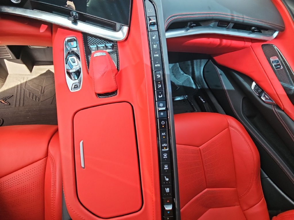 Used 2021 Chevrolet Corvette Stingray Premium Cpe w/ Z51 Performance Package RWD image 22