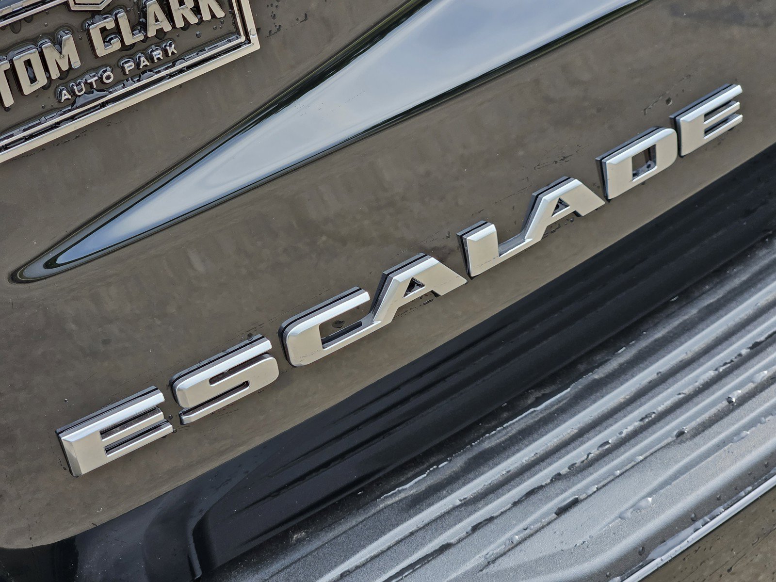 New 2026 Cadillac Escalade Luxury w/ Touring Package AWD/4WD image 8