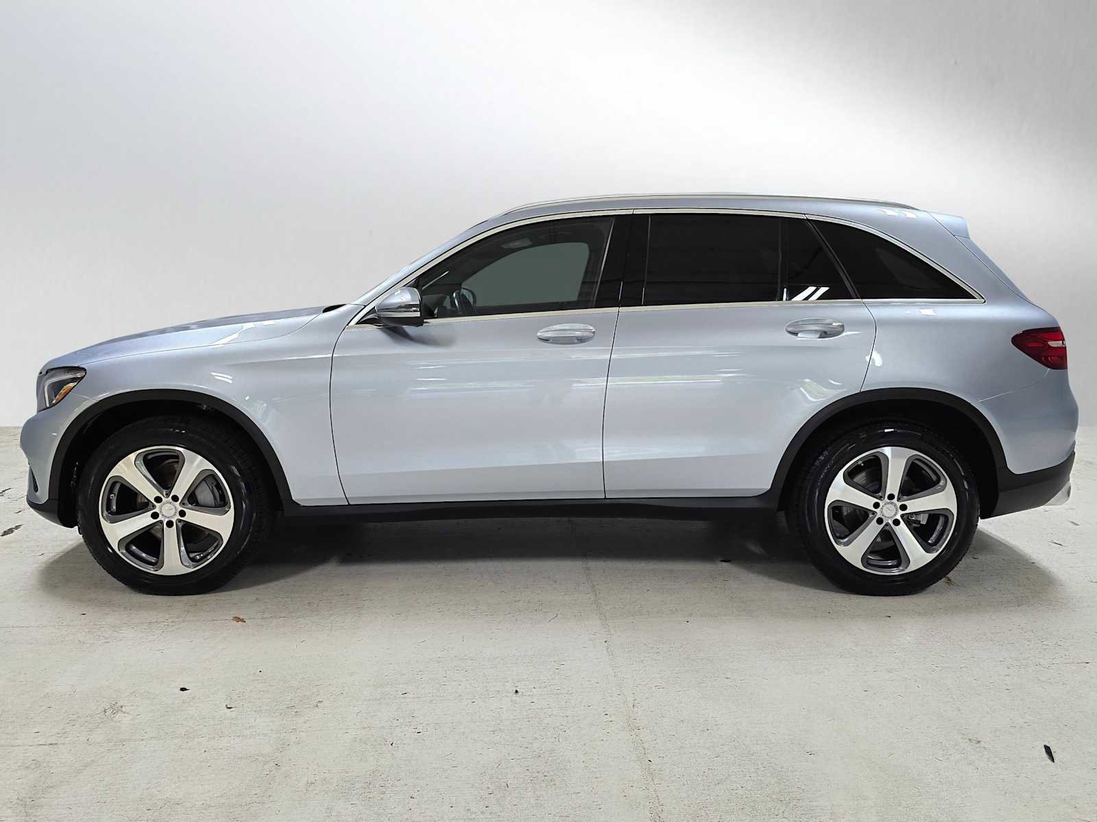 Used 2017 Mercedes-Benz GLC 300 4MATIC image 6