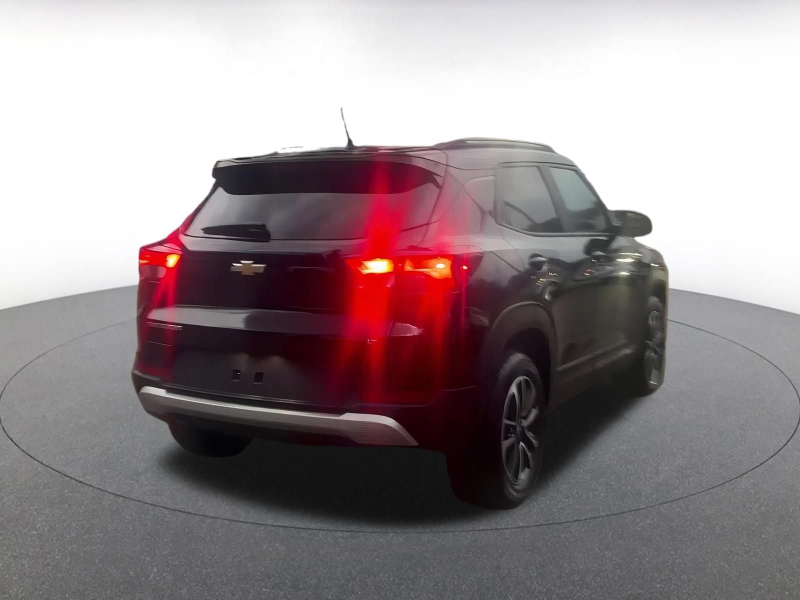 Used 2025 Chevrolet TrailBlazer LT image 11