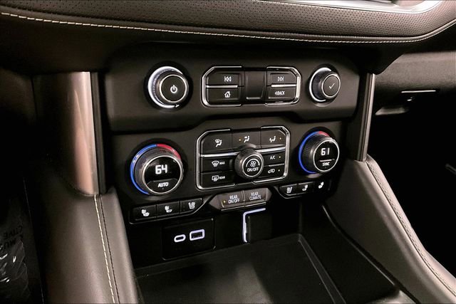 Used 2023 Chevrolet Suburban Premier AWD/4WD image 31
