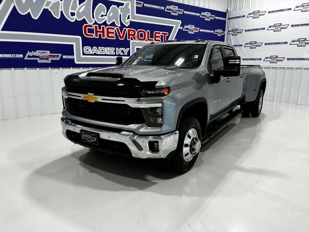 Used 2025 Chevrolet Silverado 3500 LT w/ All Star Edition AWD/4WD image 18