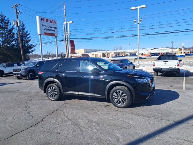 Certified 2024 Nissan Pathfinder S image 3