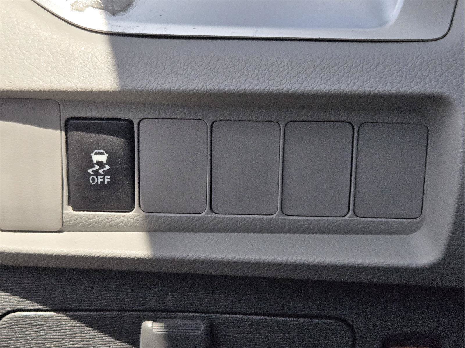 Used 2018 Toyota Sienna LE FWD image 19