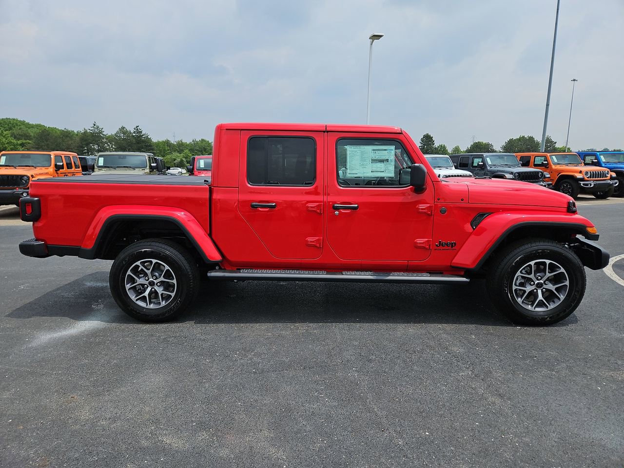New 2025 Jeep Gladiator Sport image 8