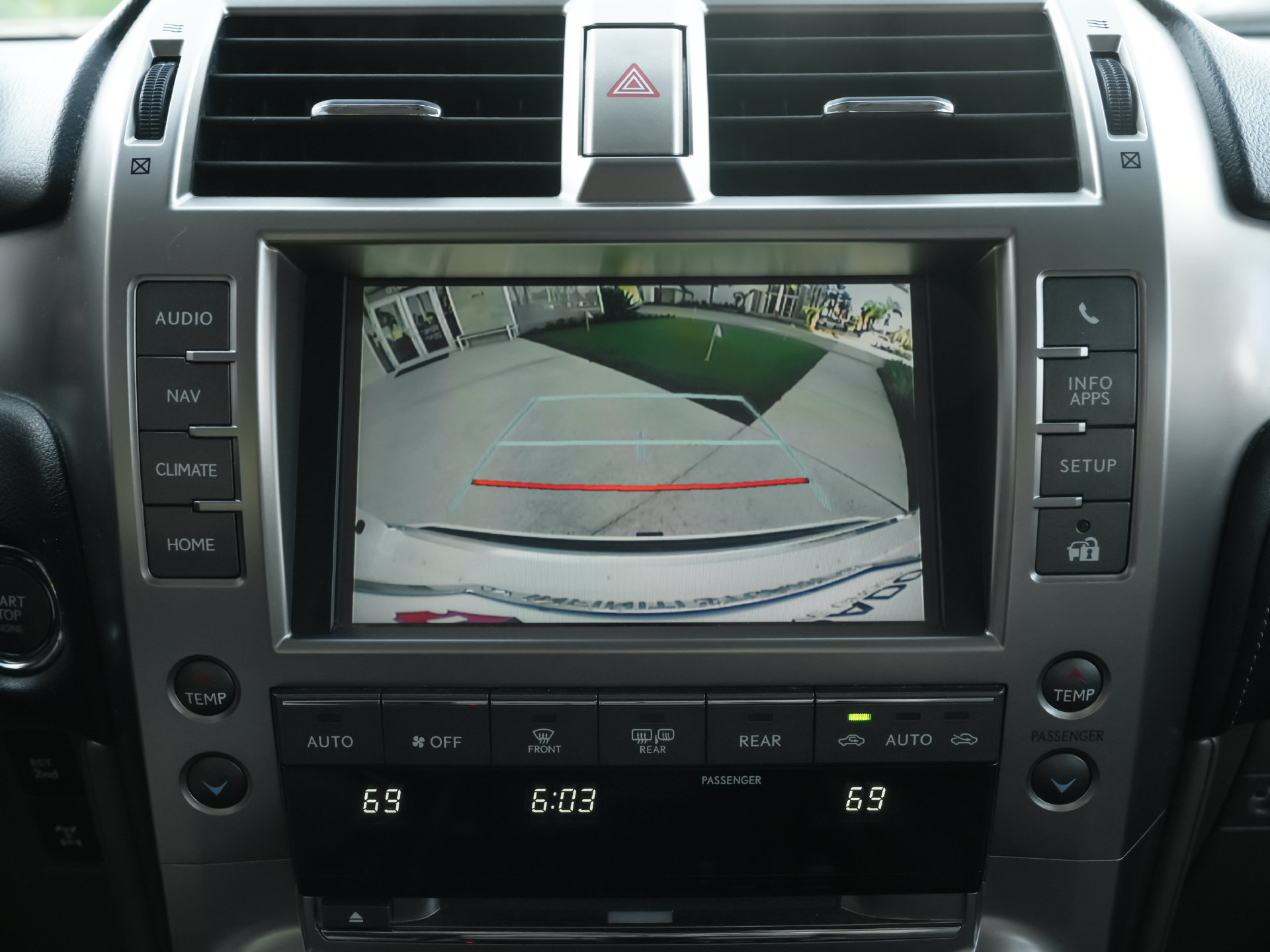 Used 2020 Lexus GX 460 Premium w/ Premium Package AWD/4WD image 15