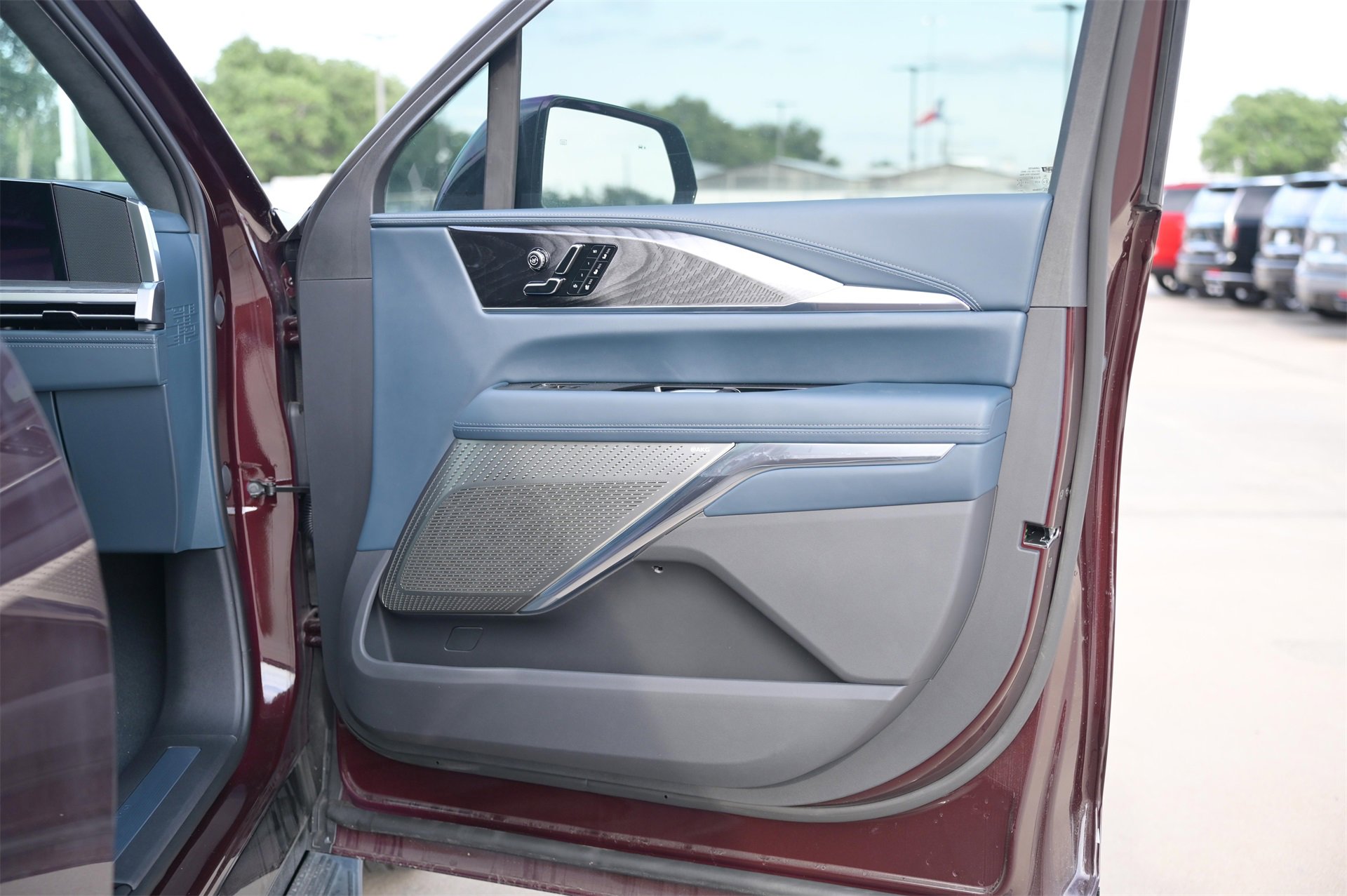 New 2025 Cadillac Escalade IQ Luxury 2 image 26