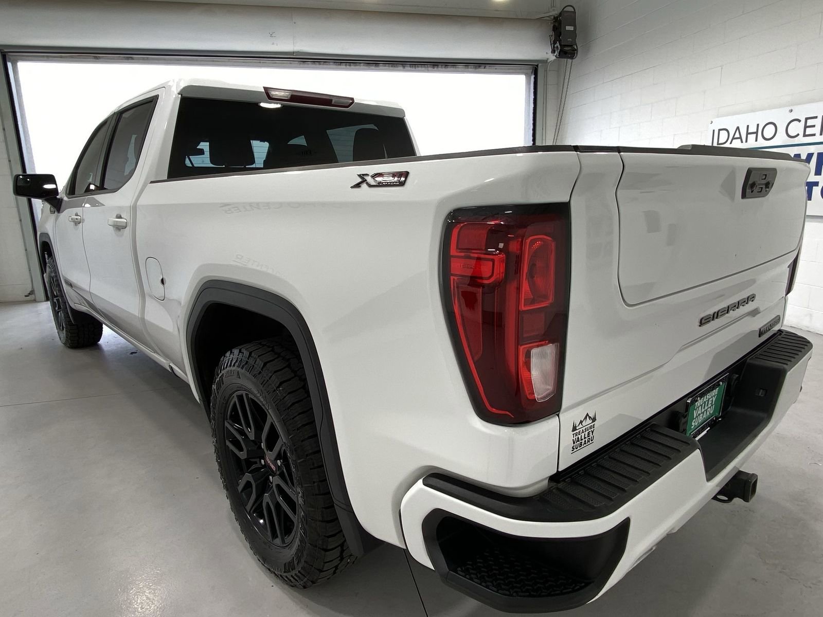 Used 2023 GMC Sierra 1500 Elevation w/ X31 Off-Road Package image 6