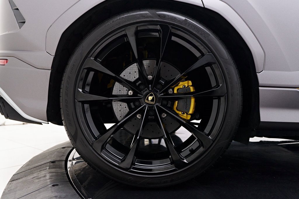 Used 2021 Lamborghini Urus image 25