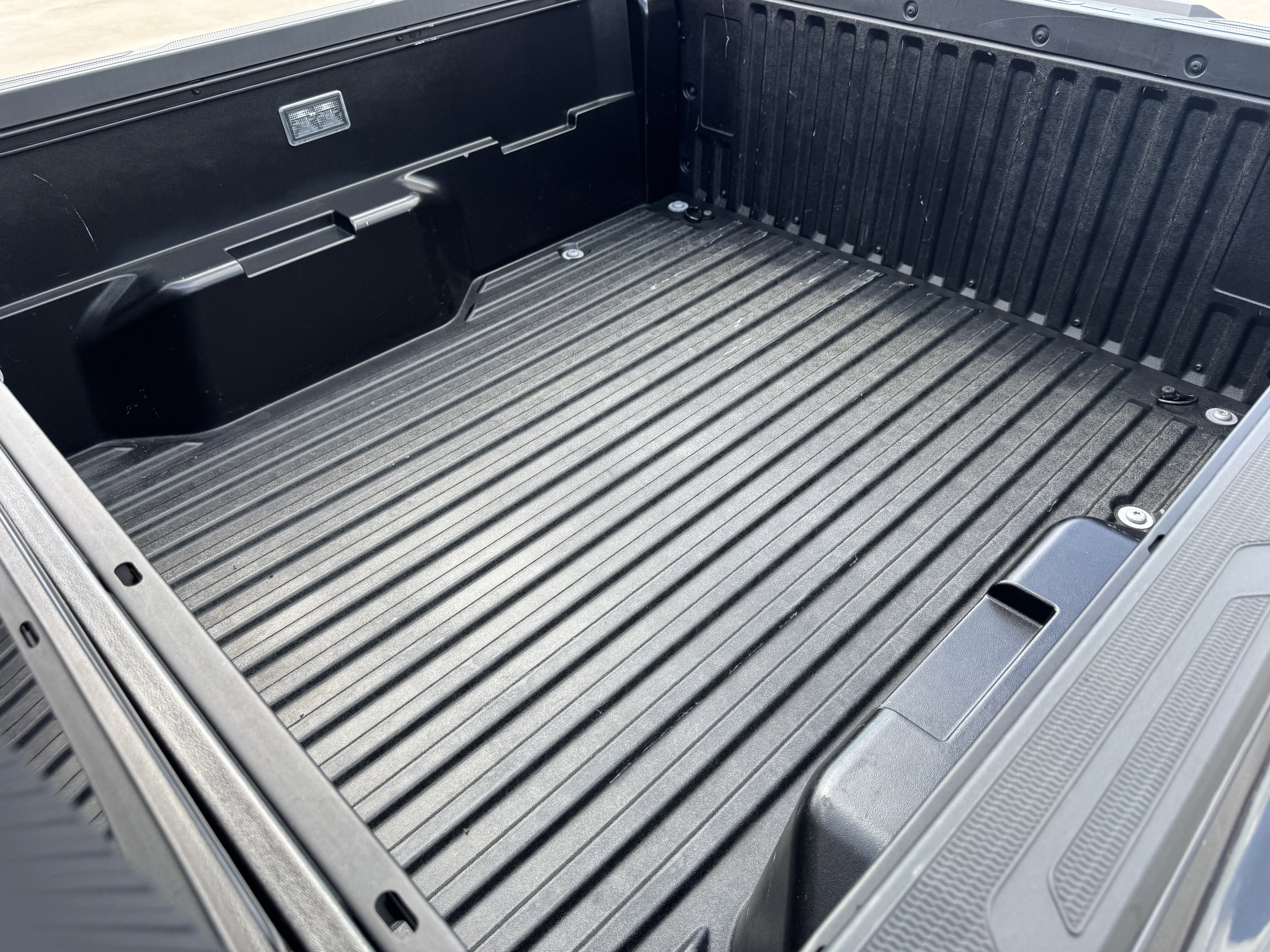 Used 2025 Toyota Tacoma SR5 AWD/4WD image 29