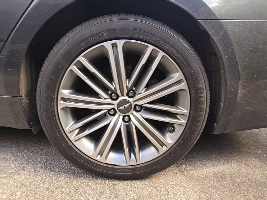 Used 2018 Genesis G80 3.8 w/ Option Group 03 RWD image 8
