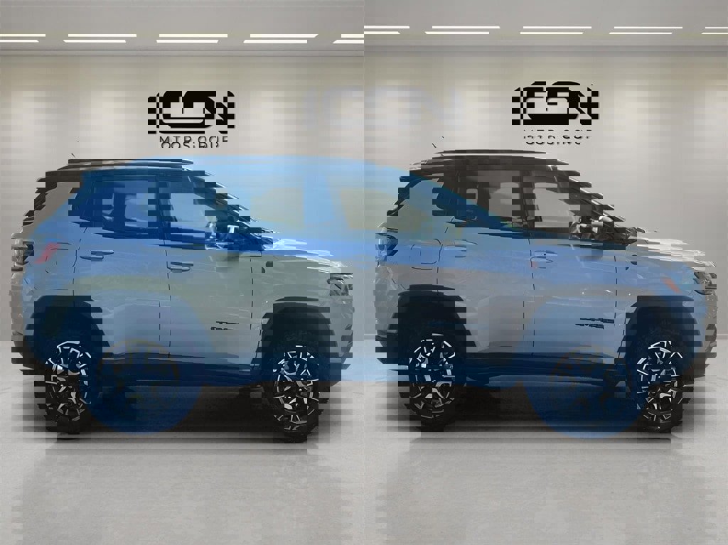 Used 2024 Jeep Compass Trailhawk image 10