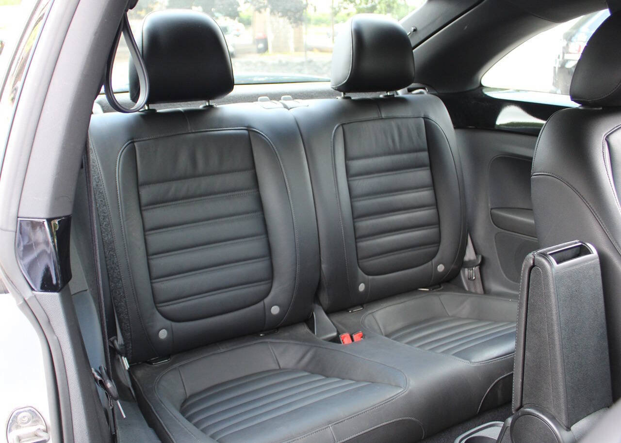 Used 2012 Volkswagen Beetle 2.0T FWD image 35